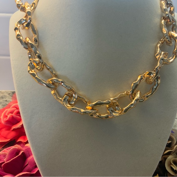 FABULOUS NWOT BRAND NEW 18k gold plated. hammered link necklace. Neiman Marcus - Picture 3 of 5